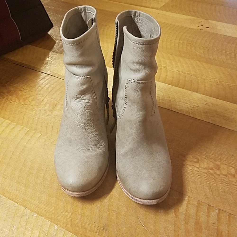 Frye Paulina Artisan Zip booties